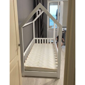 Детская кровать-домик Монтессори-2